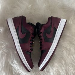 Jordan 1 Low Dark Beetroot Black Womens Size 7