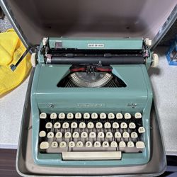 Vintage Typewriter With Case