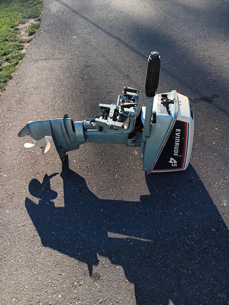 evinrude shortshaft 4.5 hp boat motor runs great