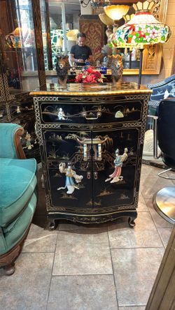 Beautiful Vintage, black lacquer hand painted cabinet