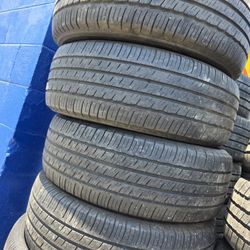 225 60 18 Tires 80% De Vida Las 4 De La Marca Michelín 