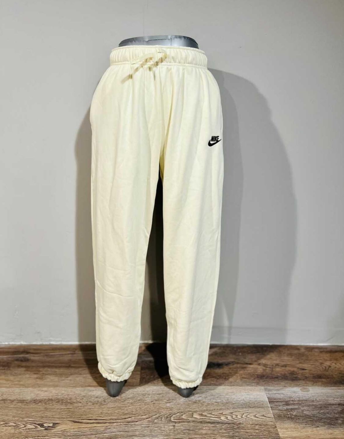 NWT Oversized XS Nike Mid Rise Joggers