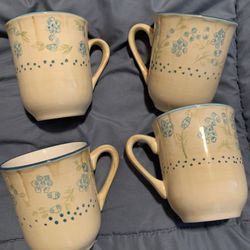 Set Of 4 Cups 