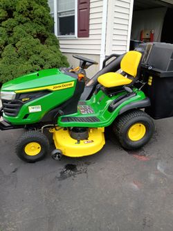 John Deere s130 22 HP V-Twin 42-in deck hydro mint condition with bagger! Looks like the day it was bought