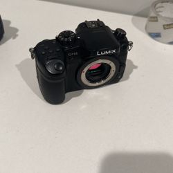 LUMIX GH4