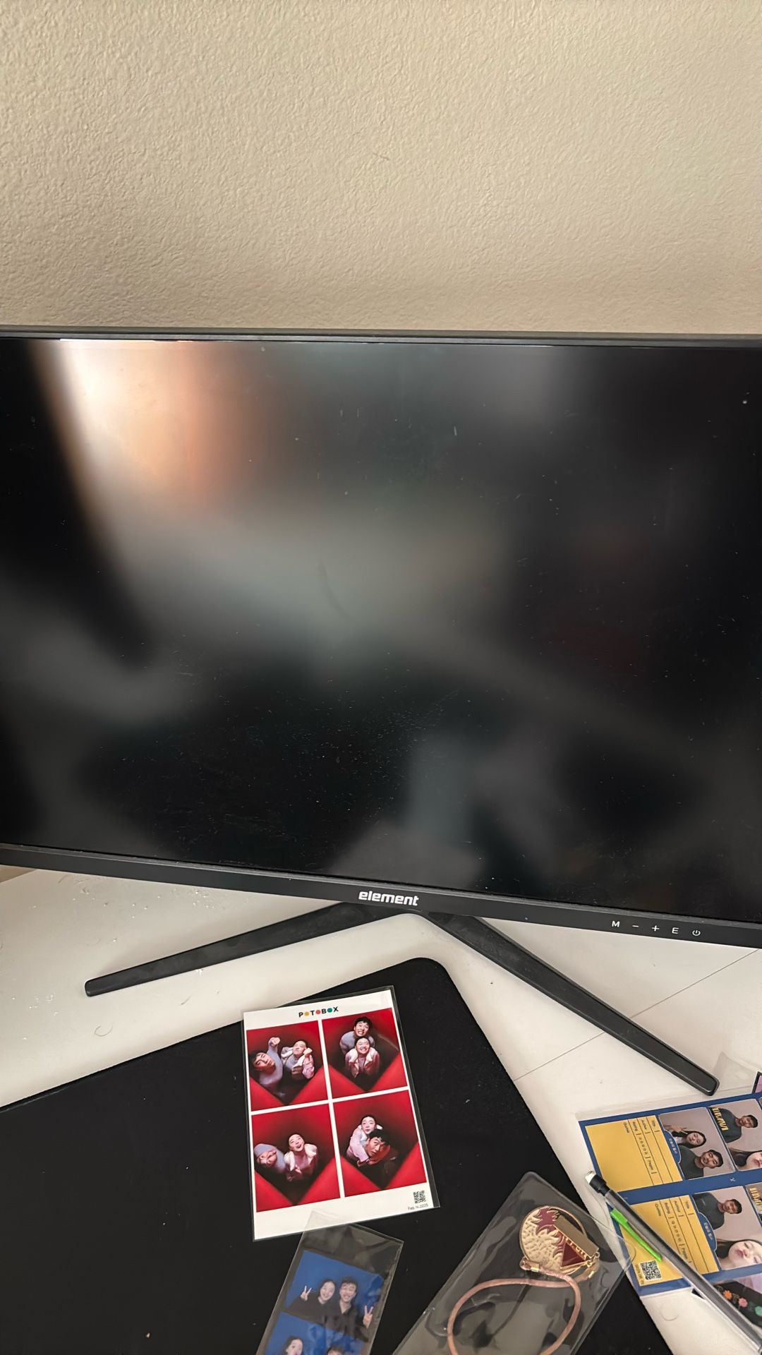 Element Monitor 144 Hz With HDMI cord