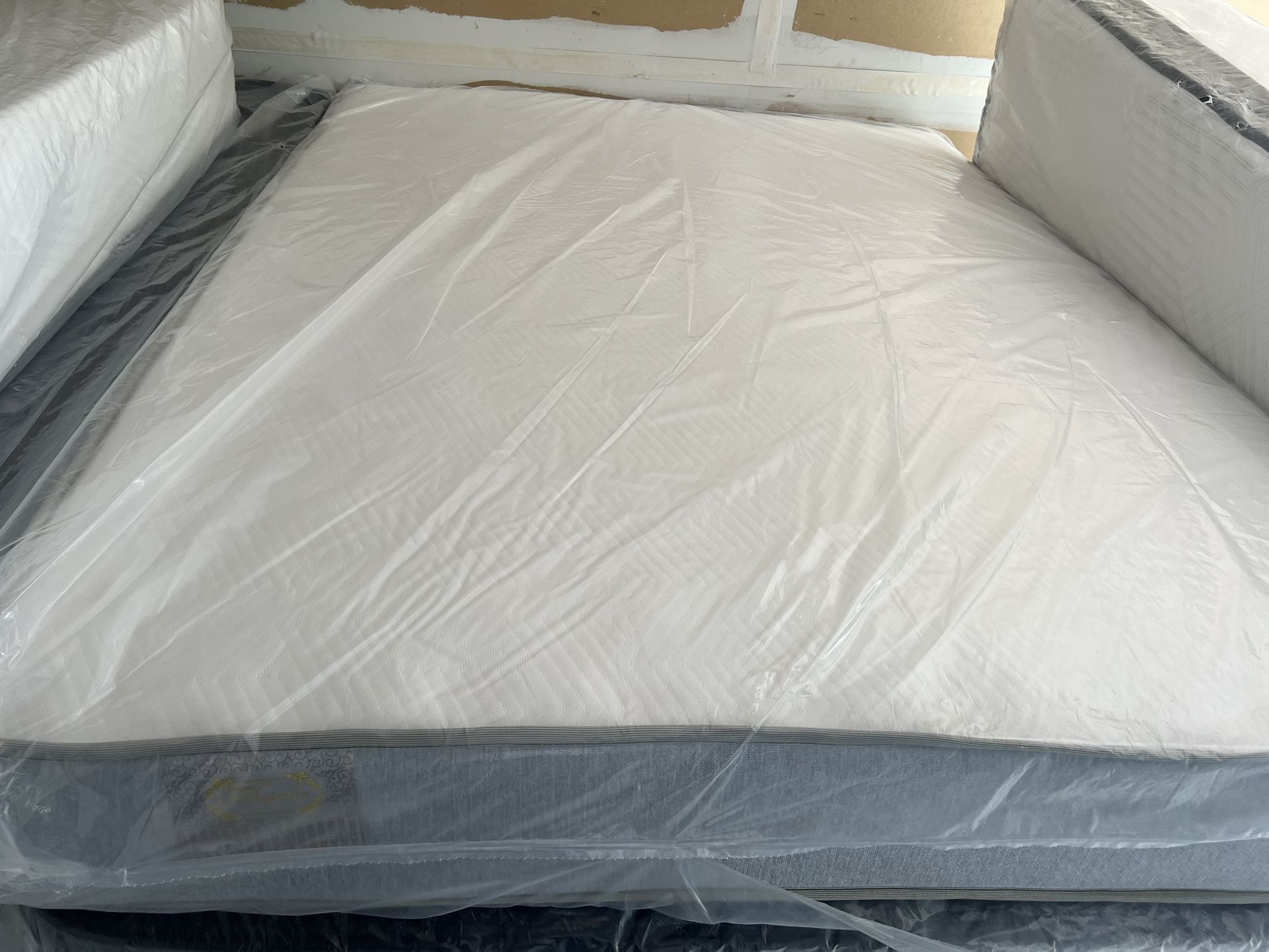 Queen Mattress For Sale 10”