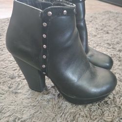 Womens Boots Size 5.5