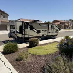 2016 Keystone Bullet Ultra Lite Trailer