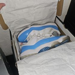 Unc Jordan 11 10.5