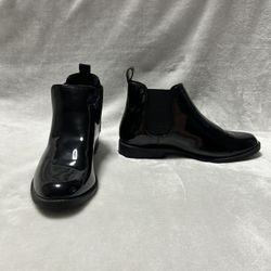 Women’s h&m divided black patent leather boot size 9.5