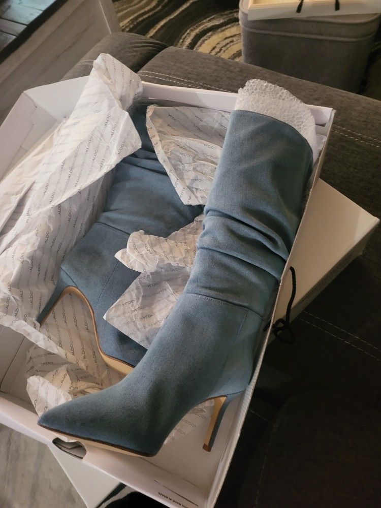 Aldo Womans Boots New Size 7 Color Blue Jeans