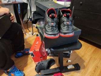 Lebron James  19 Size 61/2