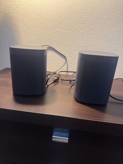 Sonos One Smart Speakers – Pair