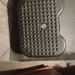 Mind Reader Foot Rest$15 Firm Price Fcfs Serious Buyers Only Local Pickup