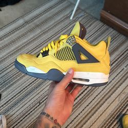 Jordan Lightning 4 