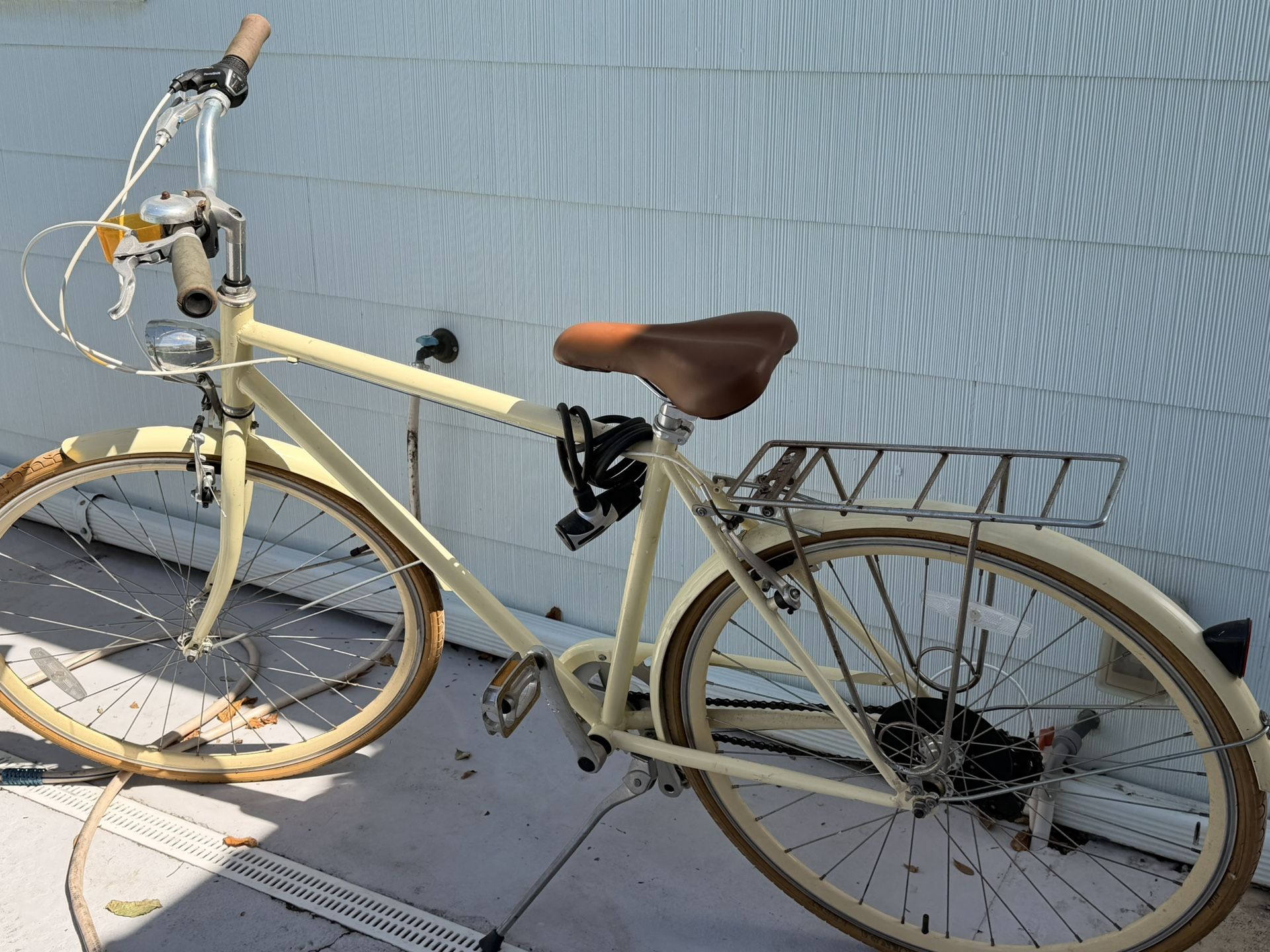 7 speed Critical Cycles City Bike