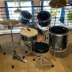 Pearl Roadshow Drum Set 5-piece