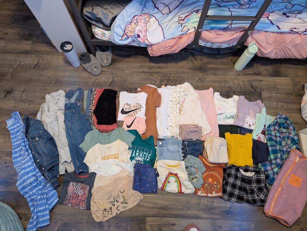 Girls Size 6/7 Lot Of Clothes