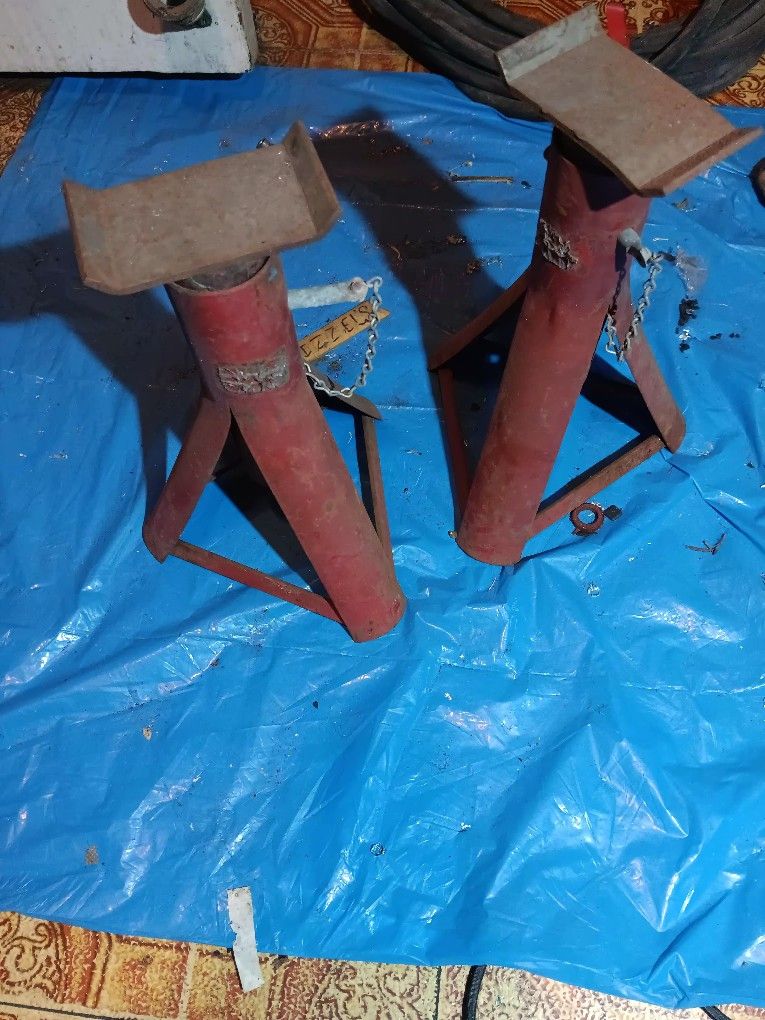 Light Weight JACK STANDS.