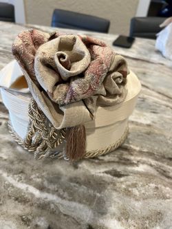 Decorative keepsake box