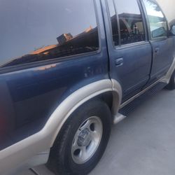 1999 Ford Explorer