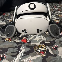 (CHECK DESCRIPTION) Fully Decked Out Meta Quest 3S + Beats Studio 3