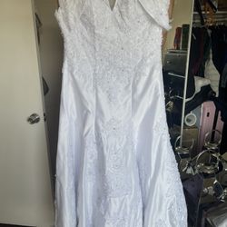 Never Used Wedding Dress