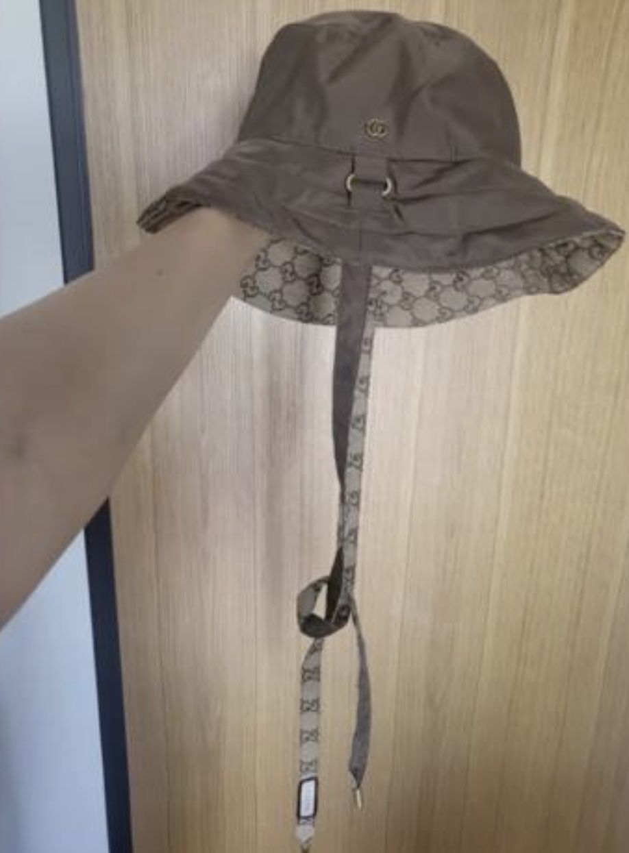 Gucci Patch Bucket Strap Hat