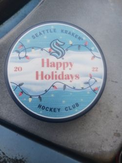 Seattle Kraken 2022 Happy Holidays Hockey Puck