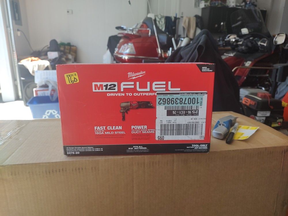 Milwaukee M12 Fuel 16 Gauge Speed Nibbler 