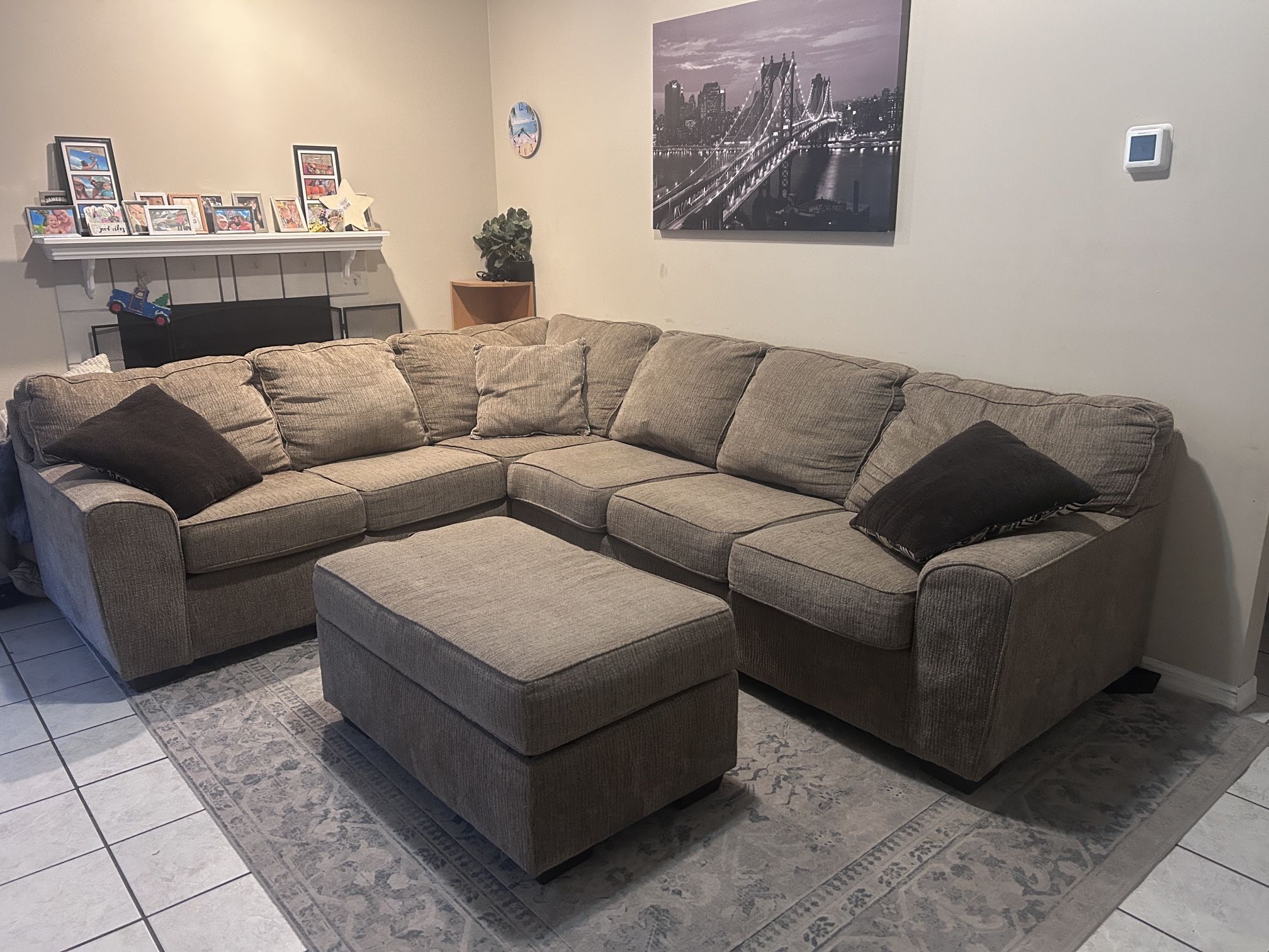Free Delivery Sectional Couch With Storage Ottoman