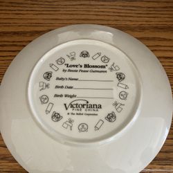 Love, blossoms Bessie peas with a box