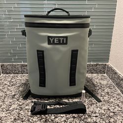 YETI Hopper Backflip 24 Sagebrush Green With Straps