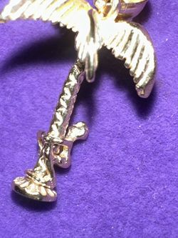 14k Gold Pendant Palm Tree. Moving Man