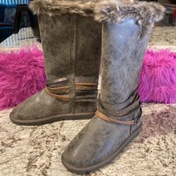 NEW Warm Fuzzy Boots Novaschotia Brown Faux Fur lined Boots - Size 10- Size 9.5/10