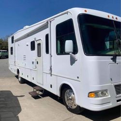 Motor home Toyhauler