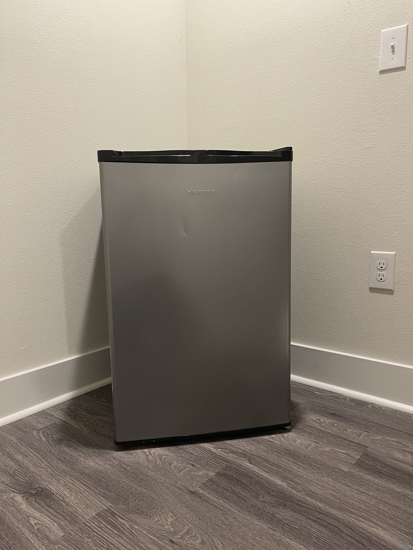 Hisense Mini Fridge