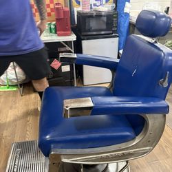 700 For Belmont Chair Station And Mirror 