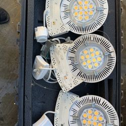 Light Fixtures CREE. 240W 0.7/0.51A 347/480VAC 50/60HZ Pf>0.9 AC ONLY LPLO5011X0136A0 B CXBAJPH40K8-UHML High Bay,