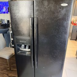 Whirlpool Fridge and Stove 400 Obo