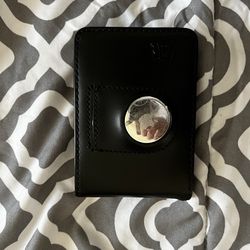 Kings loot trackable wallet