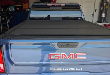 2025 Sierra Denali 1500 Carbon pro bed cover