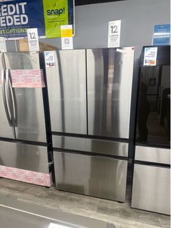 SAMSUNG BESPOKE COUNTER DEPTH FOUR DOOR REFRIGERATOR WITH BEVERAGE CENTER IN STAINLESS STEEL ✨