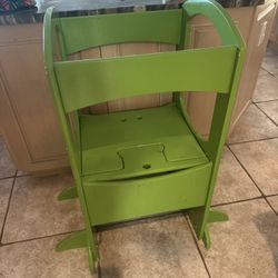 Child’s Kitchen Counter Stand