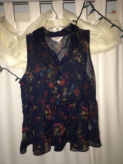 Arizona size medium flowy shirt