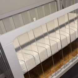 Modern Gray Acrylic Panel Baby Crib – Best Offer