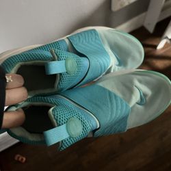 Nike Shoes Size 7Y
