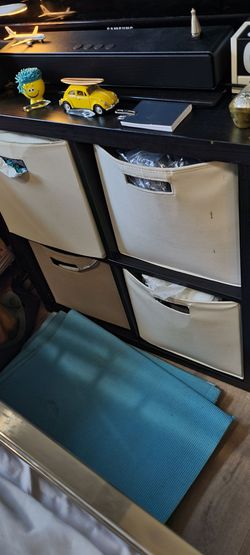 4 Cubic  organize and holder Tv
