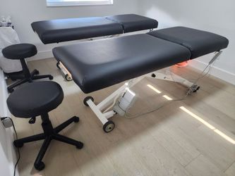 Earthlite Electric massage table, eyelashes/cosmetology table